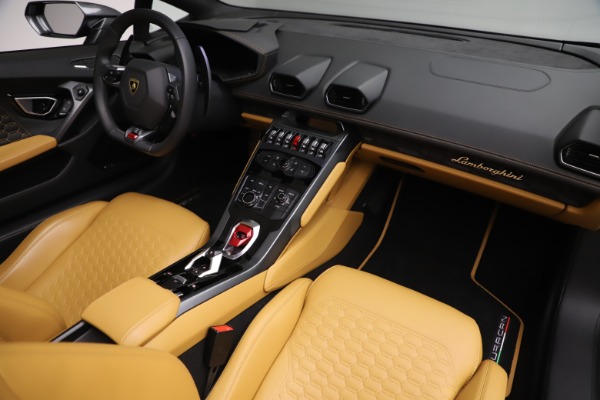 Used 2018 Lamborghini Huracan LP 580-2 Spyder for sale Sold at Maserati of Westport in Westport CT 06880 22