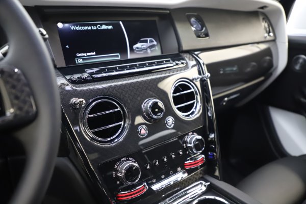 New 2020 Rolls-Royce Cullinan Black Badge for sale $451,625 at Maserati of Westport in Westport CT 06880 18