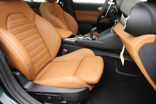 New 2020 Alfa Romeo Giulia Ti Sport Q4 for sale Sold at Maserati of Westport in Westport CT 06880 24