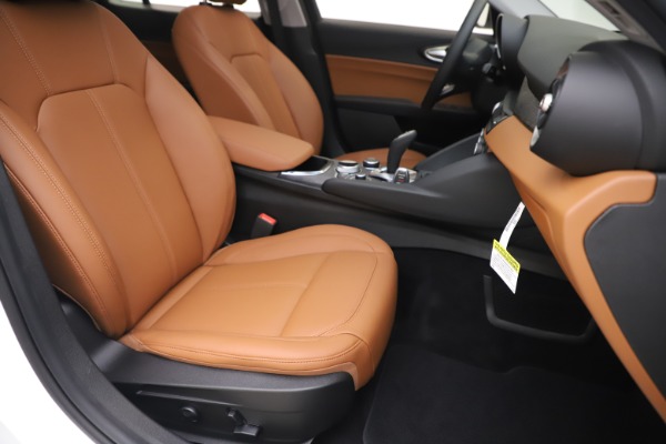 New 2020 Alfa Romeo Giulia Q4 for sale $45,590 at Maserati of Westport in Westport CT 06880 25
