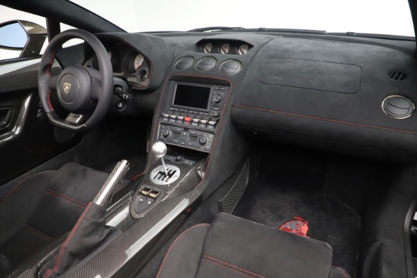 Used 2013 Lamborghini Gallardo LP 570-4 Spyder Performante for sale Sold at Maserati of Westport in Westport CT 06880 23