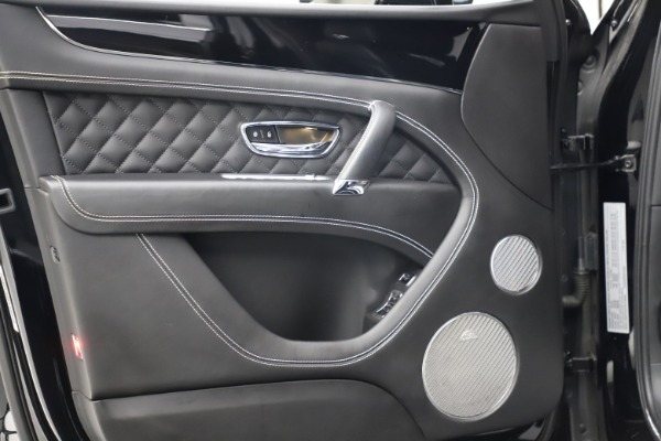 Used 2017 Bentley Bentayga W12 for sale $139,900 at Maserati of Westport in Westport CT 06880 16