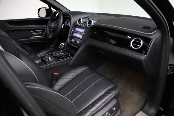 Used 2017 Bentley Bentayga W12 for sale $139,900 at Maserati of Westport in Westport CT 06880 25