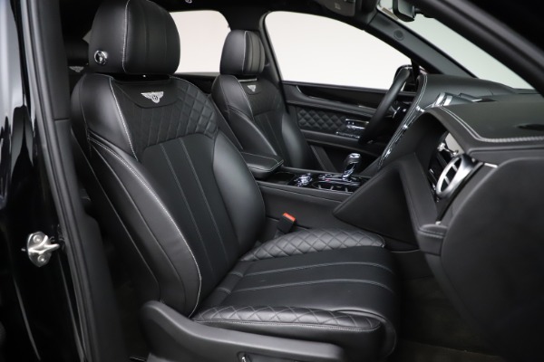 Used 2017 Bentley Bentayga W12 for sale $139,900 at Maserati of Westport in Westport CT 06880 27