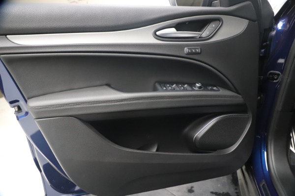 New 2019 Alfa Romeo Stelvio Ti Sport Q4 for sale Sold at Maserati of Westport in Westport CT 06880 17