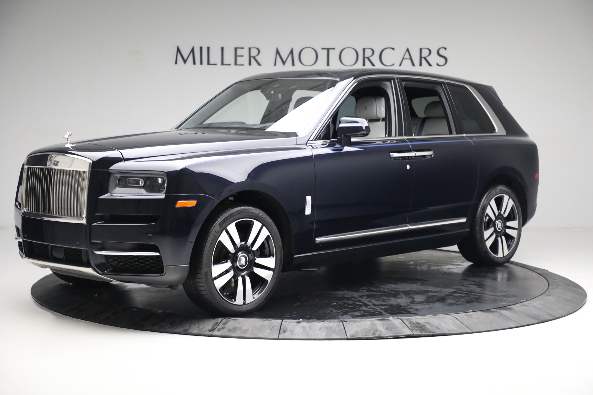 Used 2019 Rolls-Royce Cullinan for sale $299,900 at Maserati of Westport in Westport CT 06880 1