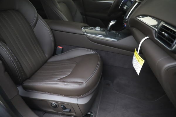 New 2020 Maserati Levante Q4 GranLusso for sale $87,885 at Maserati of Westport in Westport CT 06880 24