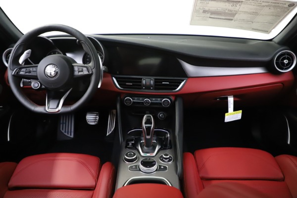 New 2020 Alfa Romeo Giulia Ti Sport Q4 for sale Sold at Maserati of Westport in Westport CT 06880 16