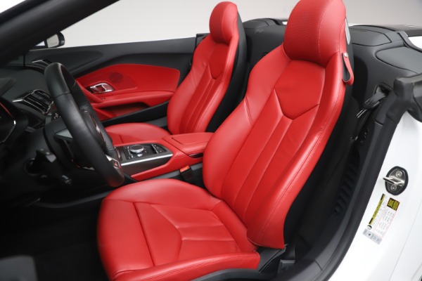Used 2017 Audi R8 5.2 quattro V10 Spyder for sale Sold at Maserati of Westport in Westport CT 06880 21