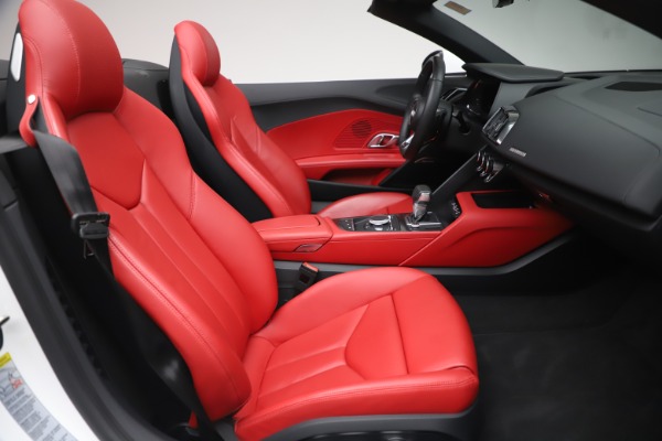 Used 2017 Audi R8 5.2 quattro V10 Spyder for sale Sold at Maserati of Westport in Westport CT 06880 24