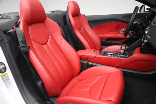 Used 2017 Audi R8 5.2 quattro V10 Spyder for sale Sold at Maserati of Westport in Westport CT 06880 25