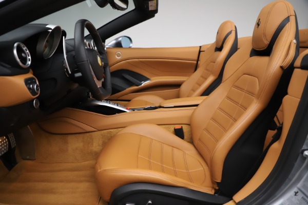 Used 2017 Ferrari California T for sale Sold at Maserati of Westport in Westport CT 06880 18