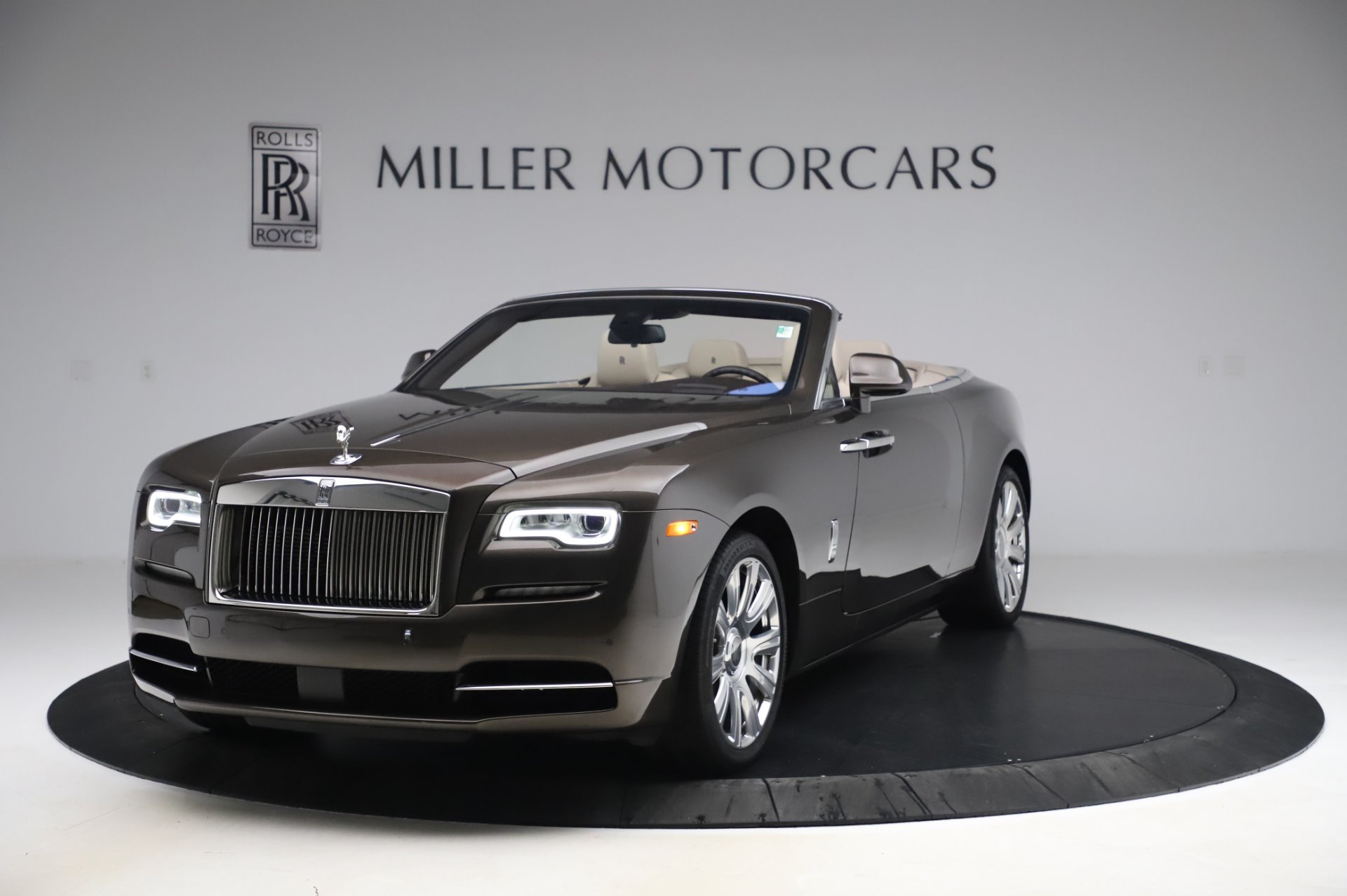 Used 2017 Rolls-Royce Dawn Base for sale $248,900 at Maserati of Westport in Westport CT 06880 1