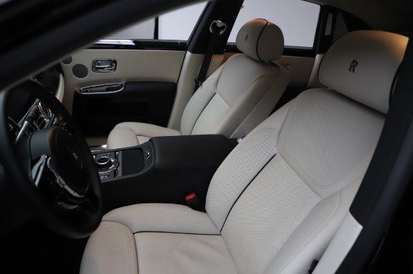 Used 2015 Rolls-Royce Ghost for sale $156,900 at Maserati of Westport in Westport CT 06880 12