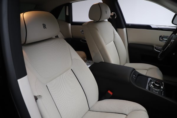 Used 2015 Rolls-Royce Ghost Base for sale Sold at Maserati of Westport in Westport CT 06880 13