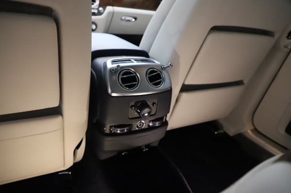 Used 2016 Rolls-Royce Ghost for sale Sold at Maserati of Westport in Westport CT 06880 25