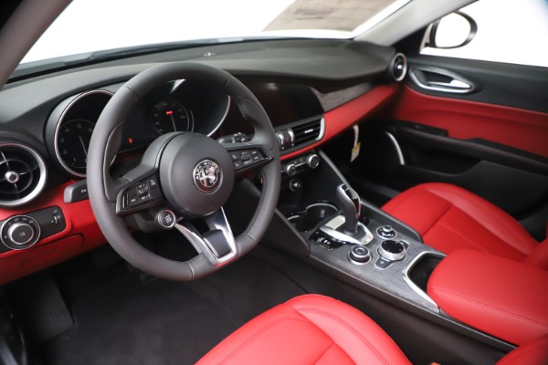 New 2020 Alfa Romeo Giulia Q4 for sale $44,845 at Maserati of Westport in Westport CT 06880 13