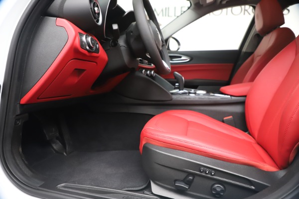 New 2020 Alfa Romeo Giulia Q4 for sale $44,845 at Maserati of Westport in Westport CT 06880 14