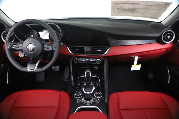 New 2020 Alfa Romeo Giulia Q4 for sale $44,845 at Maserati of Westport in Westport CT 06880 16