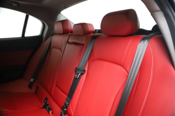 New 2020 Alfa Romeo Giulia Q4 for sale $44,845 at Maserati of Westport in Westport CT 06880 18