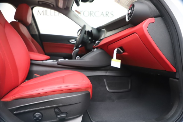 New 2020 Alfa Romeo Giulia Q4 for sale $44,845 at Maserati of Westport in Westport CT 06880 23