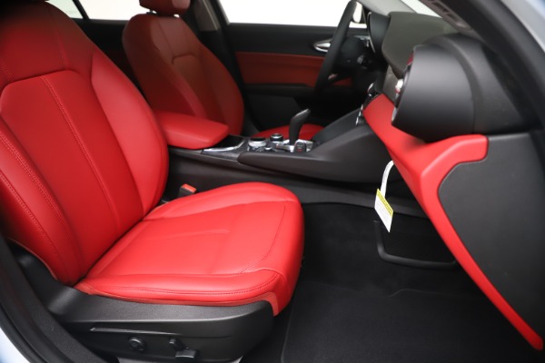 New 2020 Alfa Romeo Giulia Q4 for sale $44,845 at Maserati of Westport in Westport CT 06880 24