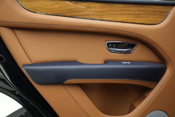 New 2021 Bentley Bentayga V8 for sale $203,205 at Maserati of Westport in Westport CT 06880 25