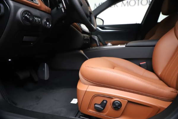 New 2020 Maserati Ghibli S Q4 for sale Sold at Maserati of Westport in Westport CT 06880 14