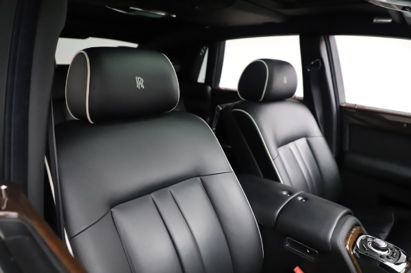 Used 2014 Rolls-Royce Phantom for sale Sold at Maserati of Westport in Westport CT 06880 13