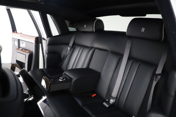 Used 2014 Rolls-Royce Phantom for sale Sold at Maserati of Westport in Westport CT 06880 17