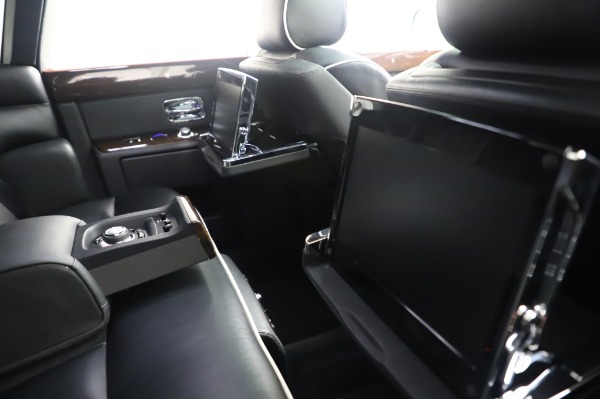 Used 2014 Rolls-Royce Phantom for sale Sold at Maserati of Westport in Westport CT 06880 18