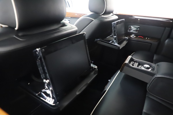 Used 2014 Rolls-Royce Phantom for sale Sold at Maserati of Westport in Westport CT 06880 19