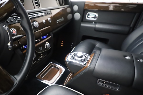 Used 2014 Rolls-Royce Phantom for sale Sold at Maserati of Westport in Westport CT 06880 21