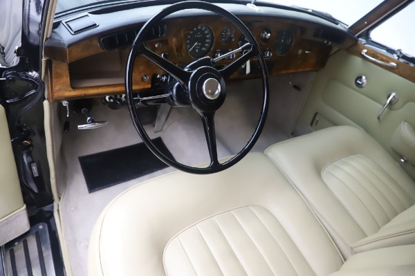 Used 1965 Rolls-Royce Silver Cloud III for sale Sold at Maserati of Westport in Westport CT 06880 15