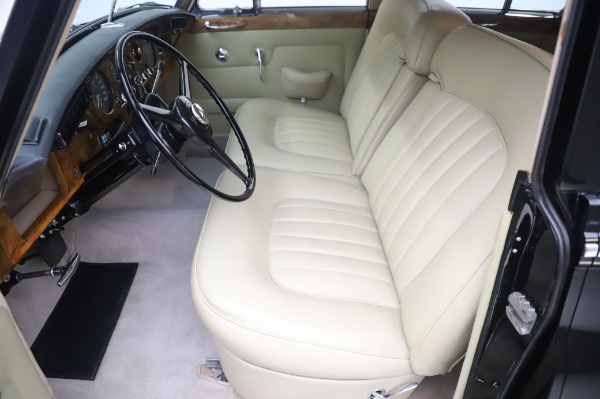 Used 1965 Rolls-Royce Silver Cloud III for sale Sold at Maserati of Westport in Westport CT 06880 16