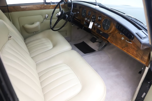 Used 1965 Rolls-Royce Silver Cloud III for sale Sold at Maserati of Westport in Westport CT 06880 23