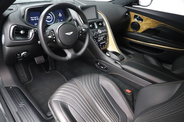 Used 2017 Aston Martin DB11 V12 Coupe for sale $149,900 at Maserati of Westport in Westport CT 06880 13