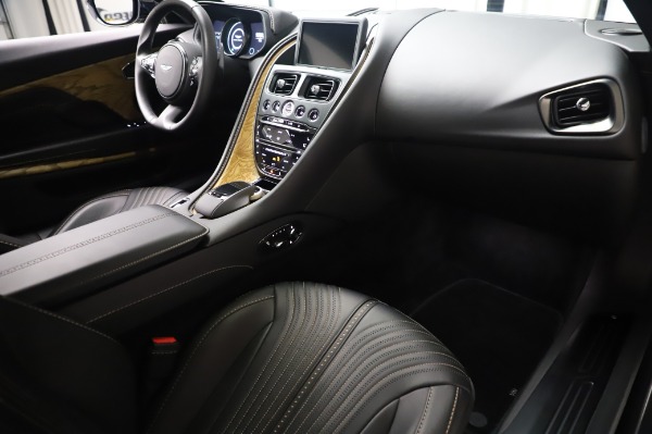 Used 2017 Aston Martin DB11 V12 Coupe for sale $149,900 at Maserati of Westport in Westport CT 06880 21