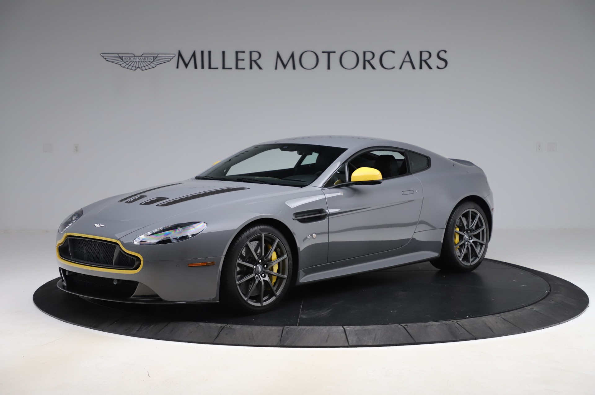 Used 2017 Aston Martin V12 Vantage S for sale Sold at Maserati of Westport in Westport CT 06880 1