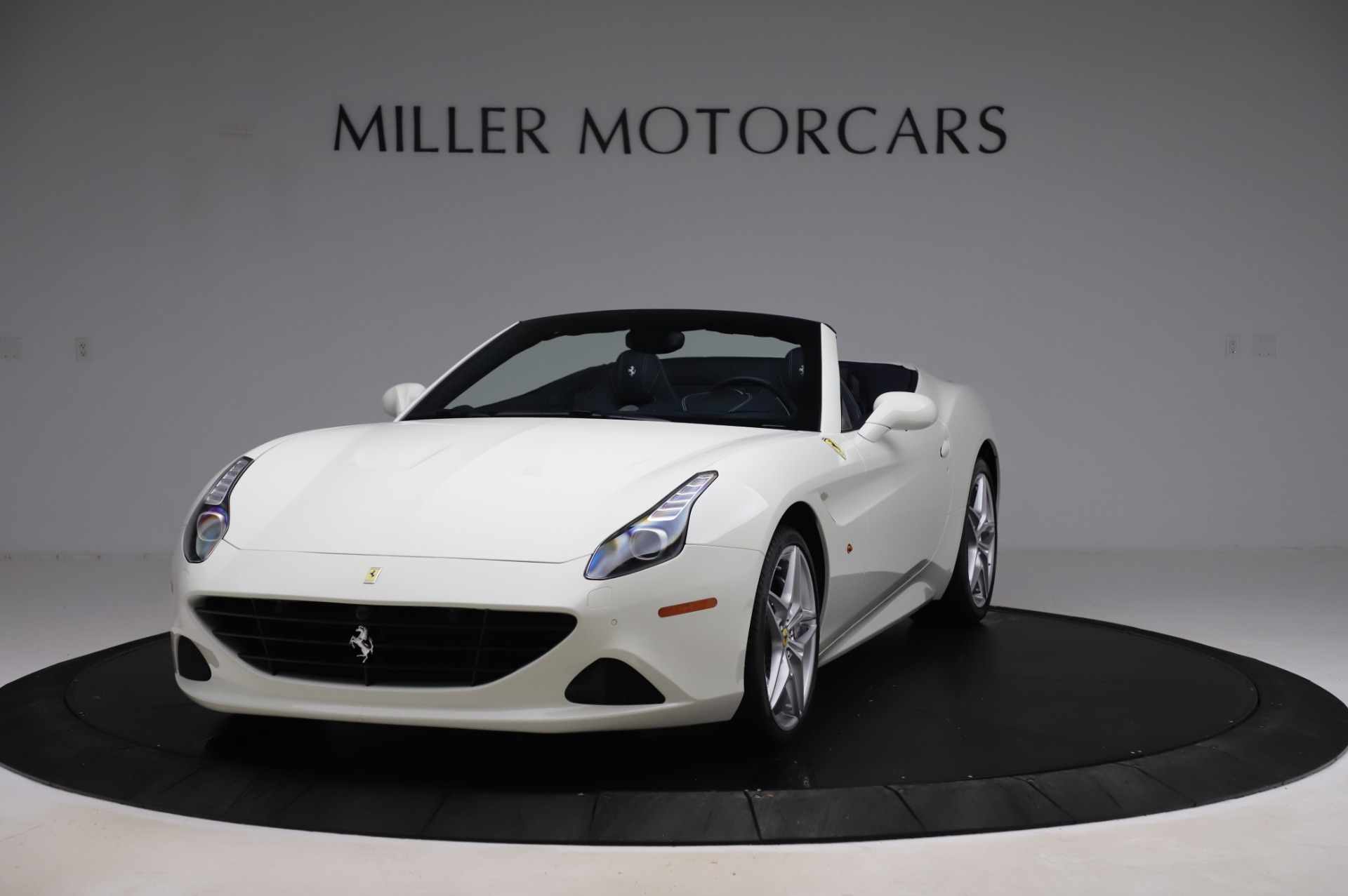 Used 2016 Ferrari California T for sale Sold at Maserati of Westport in Westport CT 06880 1