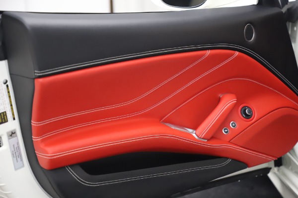 Used 2015 Ferrari California T for sale $159,900 at Maserati of Westport in Westport CT 06880 24
