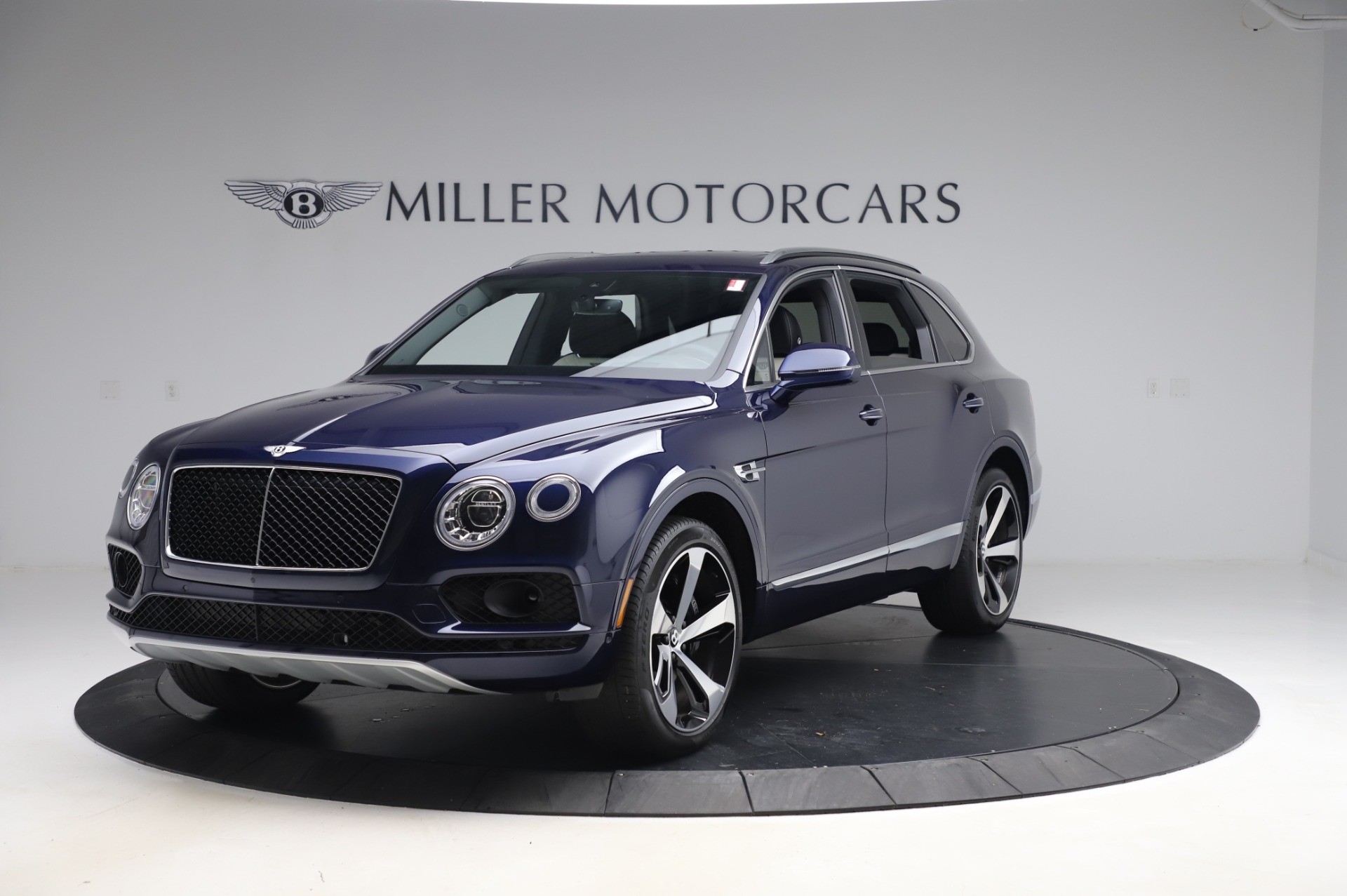 Used 2020 Bentley Bentayga V8 for sale Sold at Maserati of Westport in Westport CT 06880 1