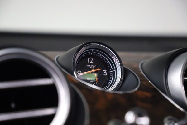 Used 2018 Bentley Bentayga W12 Signature Edition for sale $149,900 at Maserati of Westport in Westport CT 06880 25