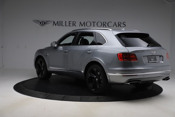 Used 2018 Bentley Bentayga W12 Signature Edition for sale $149,900 at Maserati of Westport in Westport CT 06880 5