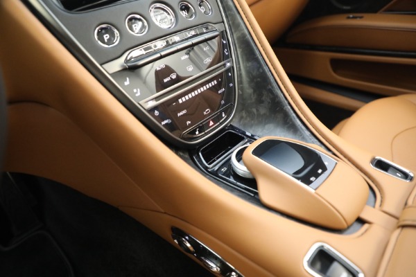 Used 2021 Aston Martin DBS Superleggera Volante for sale $295,900 at Maserati of Westport in Westport CT 06880 27