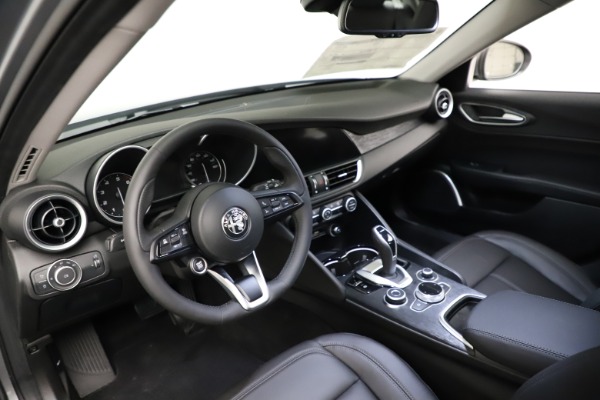 New 2021 Alfa Romeo Giulia Q4 for sale $47,085 at Maserati of Westport in Westport CT 06880 12