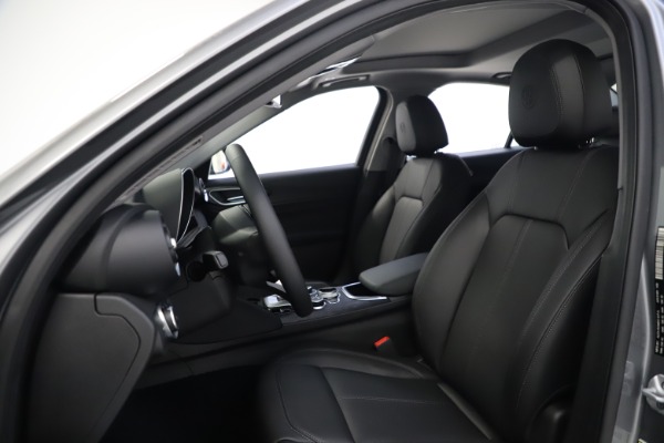 New 2021 Alfa Romeo Giulia Q4 for sale $47,085 at Maserati of Westport in Westport CT 06880 14