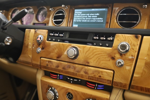Used 2006 Rolls-Royce Phantom for sale Sold at Maserati of Westport in Westport CT 06880 25