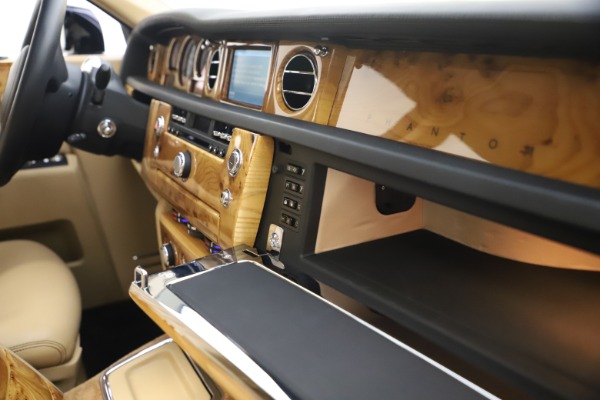 Used 2006 Rolls-Royce Phantom for sale Sold at Maserati of Westport in Westport CT 06880 28
