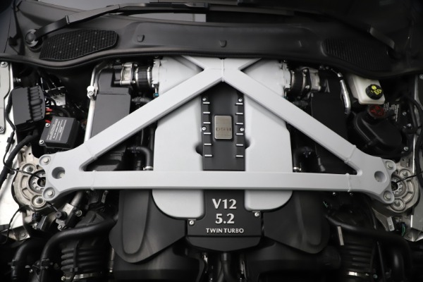 Used 2017 Aston Martin DB11 V12 Coupe for sale $134,900 at Maserati of Westport in Westport CT 06880 28